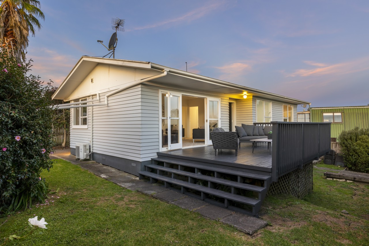 Property Sold 20 Edgerton Road Te Atatu Peninsula Auckland 0610 property-sold-20-edgerton-road-te-atatu-peninsula-auckland-0610
