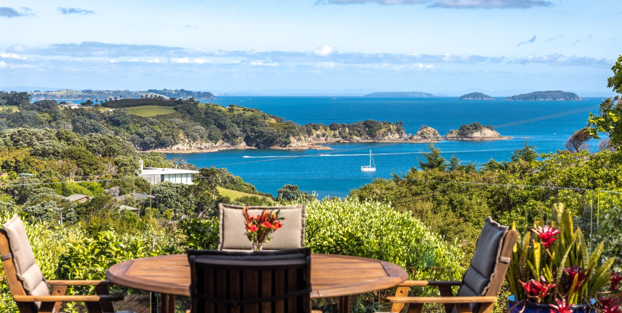 Property For Sale 44 Queens Drive, Oneroa, Auckland 1081